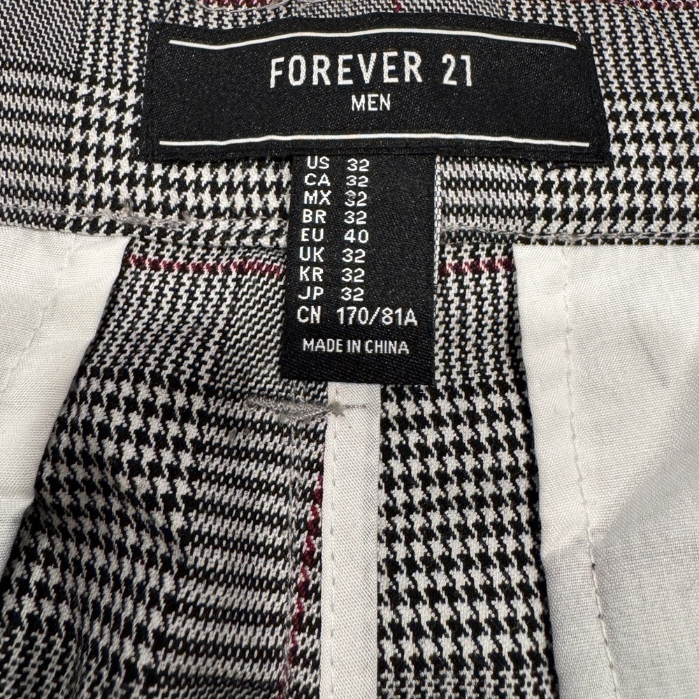 Forever 21 Men's Black and Gray Plaid Cargo Pants Pockets Size Waist 32 NWOT - Picture 6 of 9